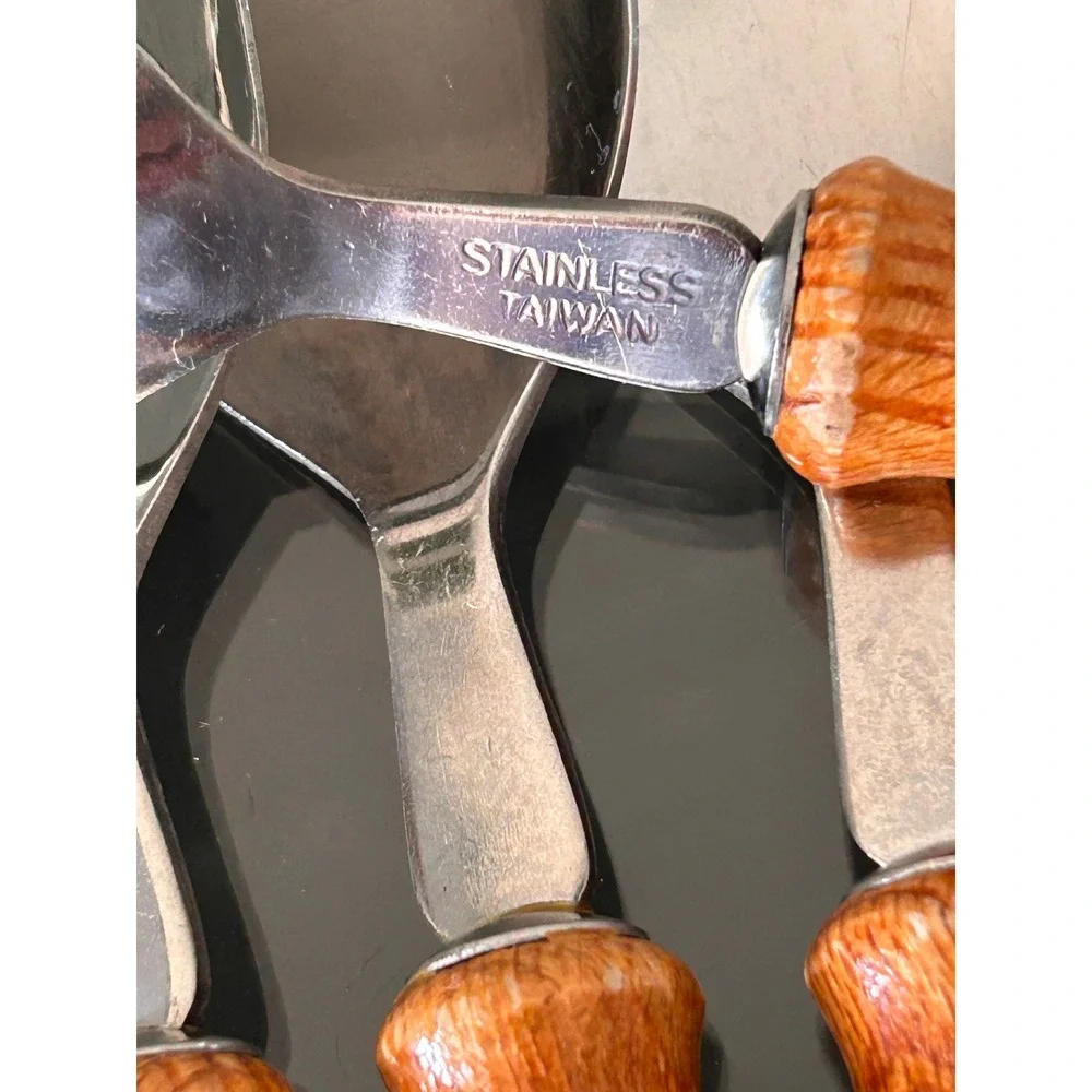 Unbranded vintage set